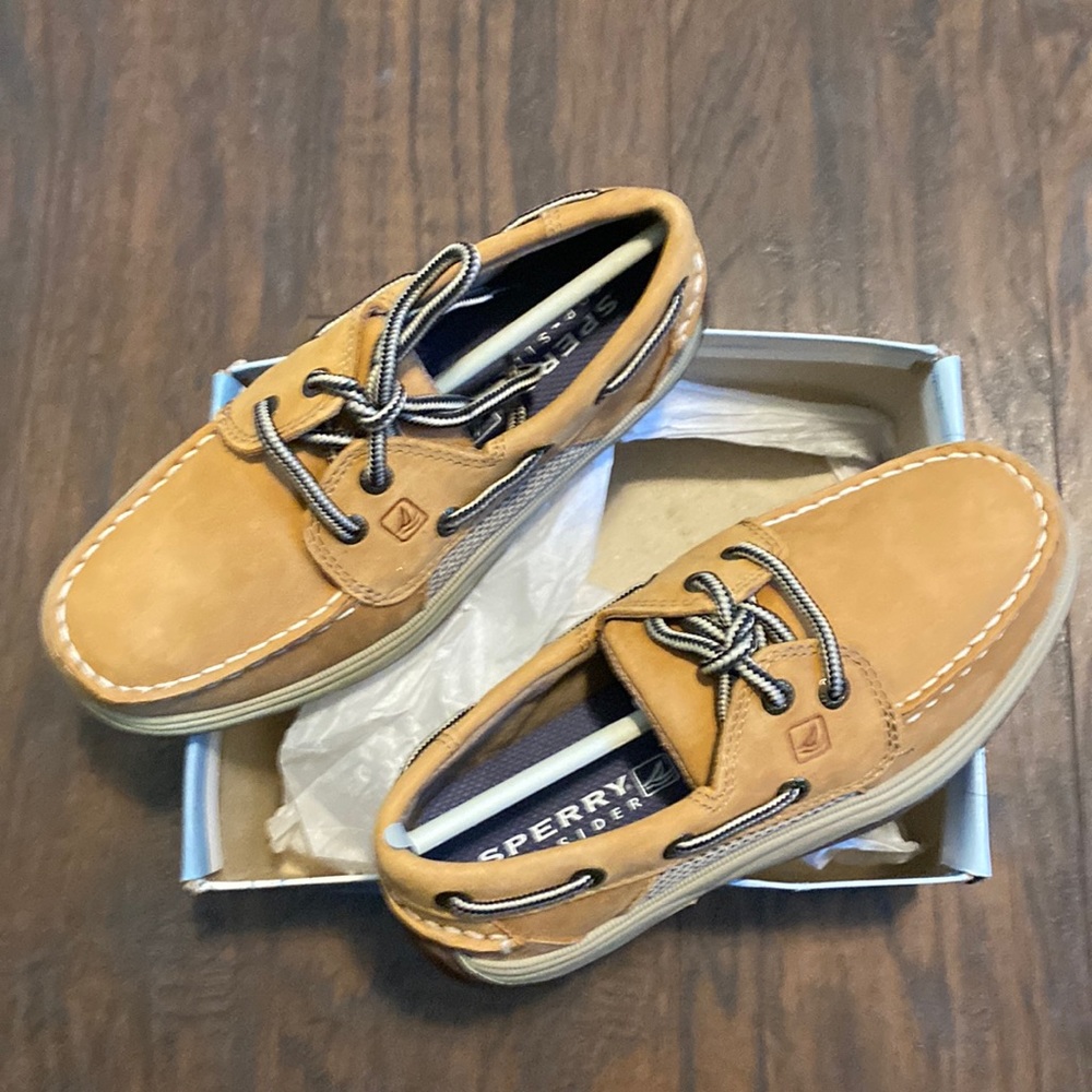 Boys Sperry Intrepid shoe